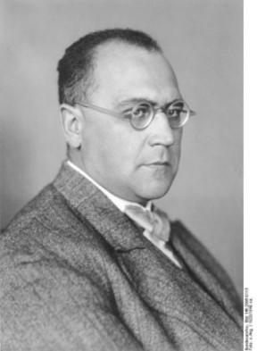Gustav Stolper